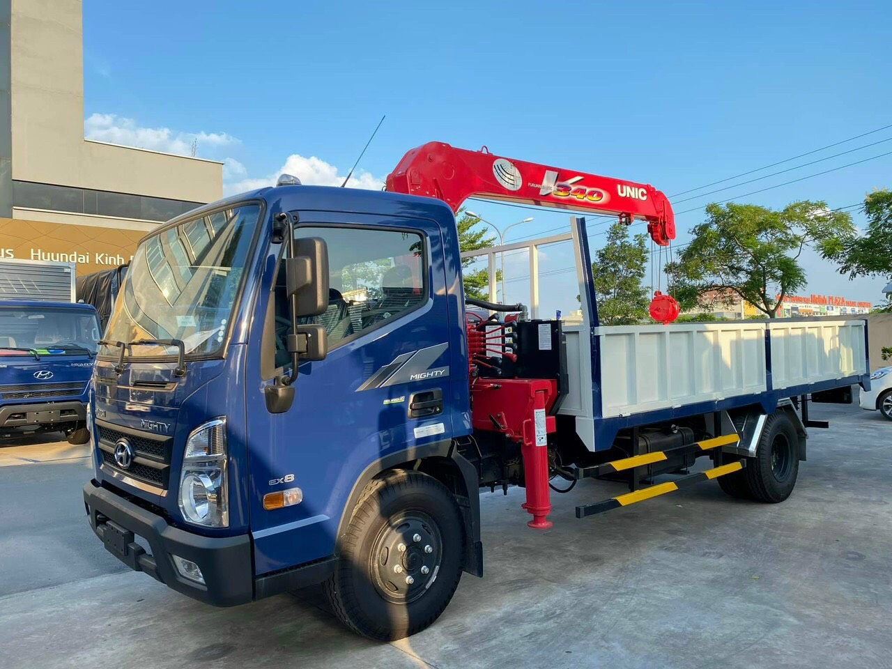 Xe Cẩu 3 Tấn Rưỡi - Giải Pháp Nâng Hạ Hiệu Quả Cho Công Trình Xe Cẩu 3 Tấn Rưỡi - Giải Pháp Nâng Hạ Hiệu Quả Cho Công Trình